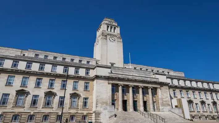 Image of the front of the University of Leeds building 