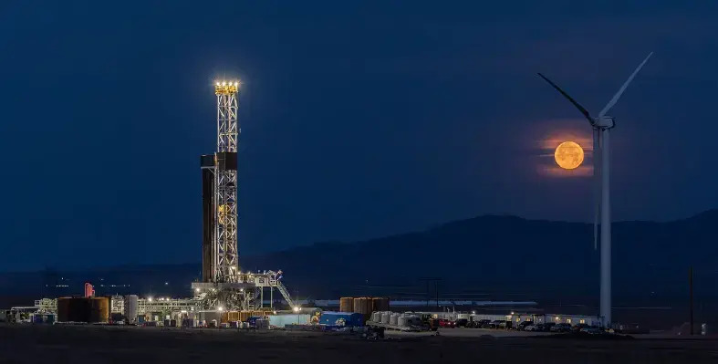 Geothermal_renewable_power_plant